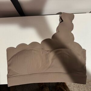 Wiskii Scalloped One-Shoulder Brown sports bra